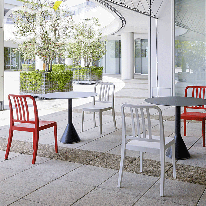 �v���X�`�b�N�`�F�A�@�N���b�y�@�K�[�f���g�p��